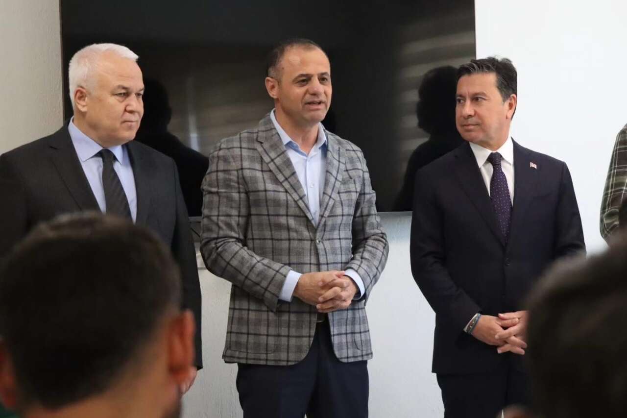 Muğlaspor’a Final Öncesi Moral Ziyareti: Başkan Aras ve Karakuş Takımla Buluştu 3